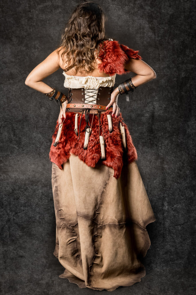 freya | traje de cristiano para mujer en alquiler para fiestas de moros y cristianos | trajes jolly roger | petrer