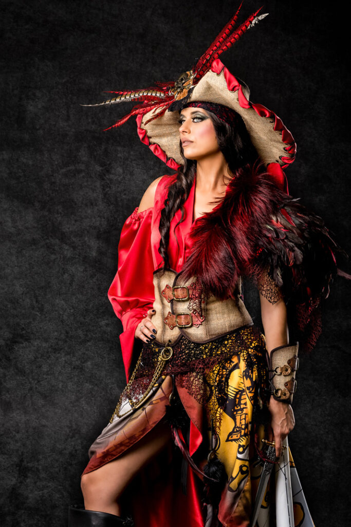 boa hancock | trajes de pirata para hombre y mujer en alquiler para fiestas de moros y cristianos | trajes para cargos, abanderadas y capitanes | trajes jolly roger | petrer