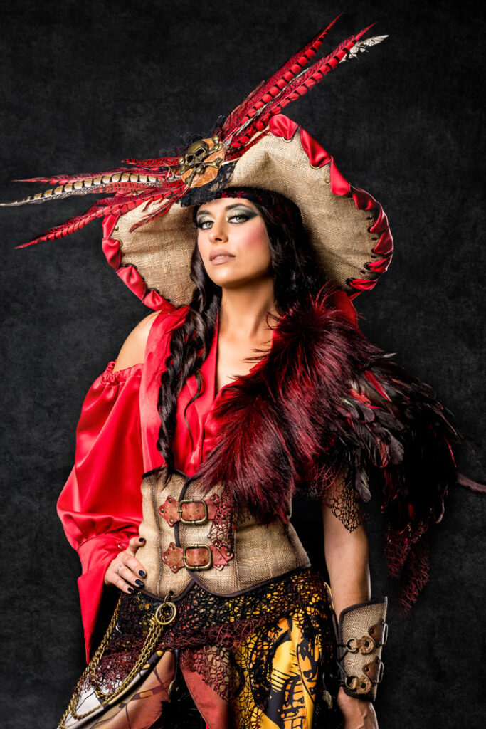 boa hancock | trajes de pirata para hombre y mujer en alquiler para fiestas de moros y cristianos | trajes para cargos, abanderadas y capitanes | trajes jolly roger | petrer