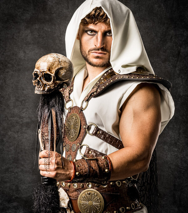 nilo | traje de pirata para hombre en alquiler para fiestas de moros y cristianos | trajes jolly roger | petrer