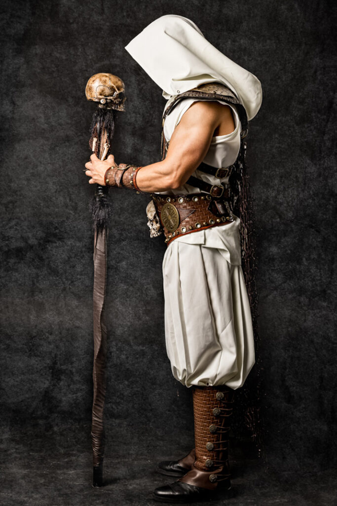 nilo | traje de pirata para hombre en alquiler para fiestas de moros y cristianos | trajes jolly roger | petrer