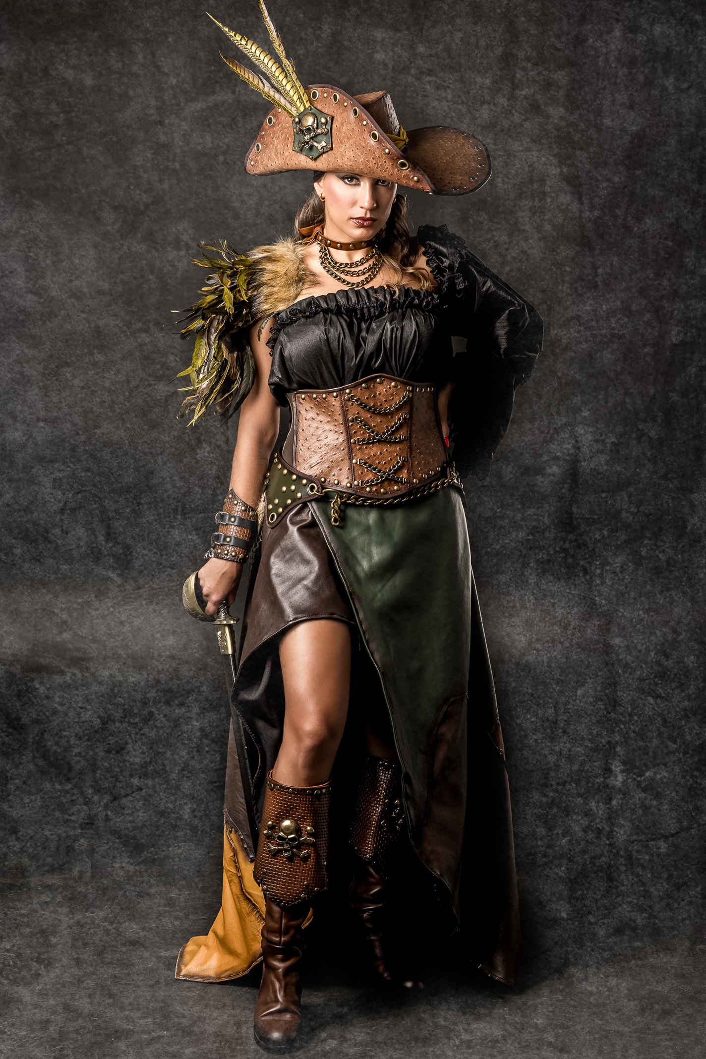 filibusteras | traje de pirata para mujer en alquiler para fiestas de moros y cristianos | trajes jolly roger | petrer