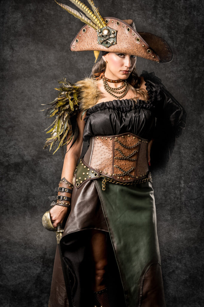 filibusteras | traje de pirata para mujer en alquiler para fiestas de moros y cristianos | trajes jolly roger | petrer
