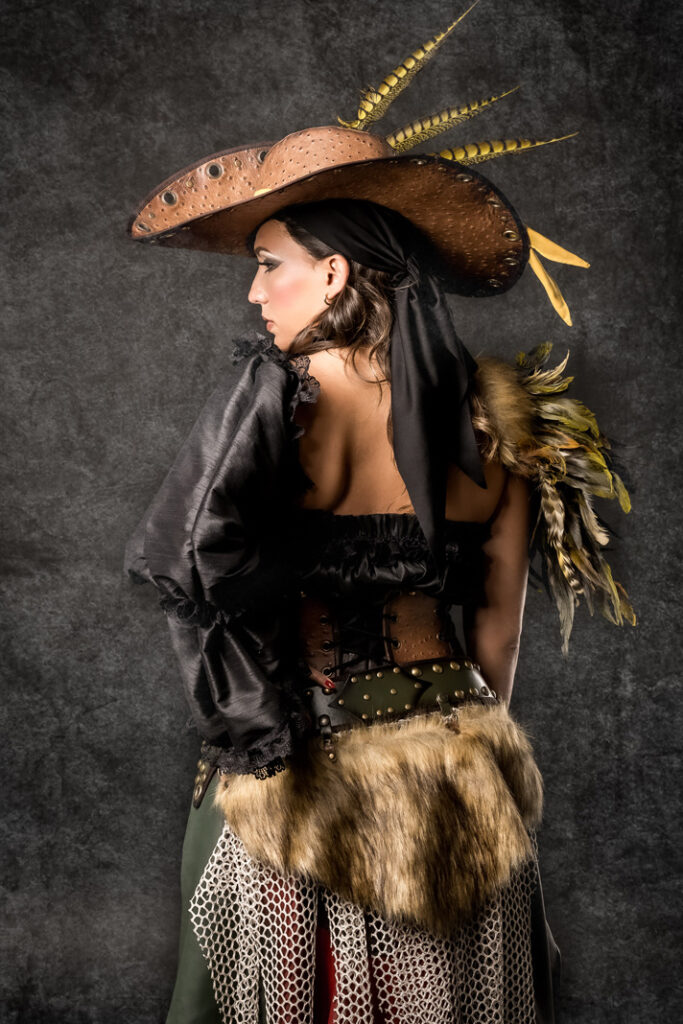 filibusteras | traje de pirata para mujer en alquiler para fiestas de moros y cristianos | trajes jolly roger | petrer