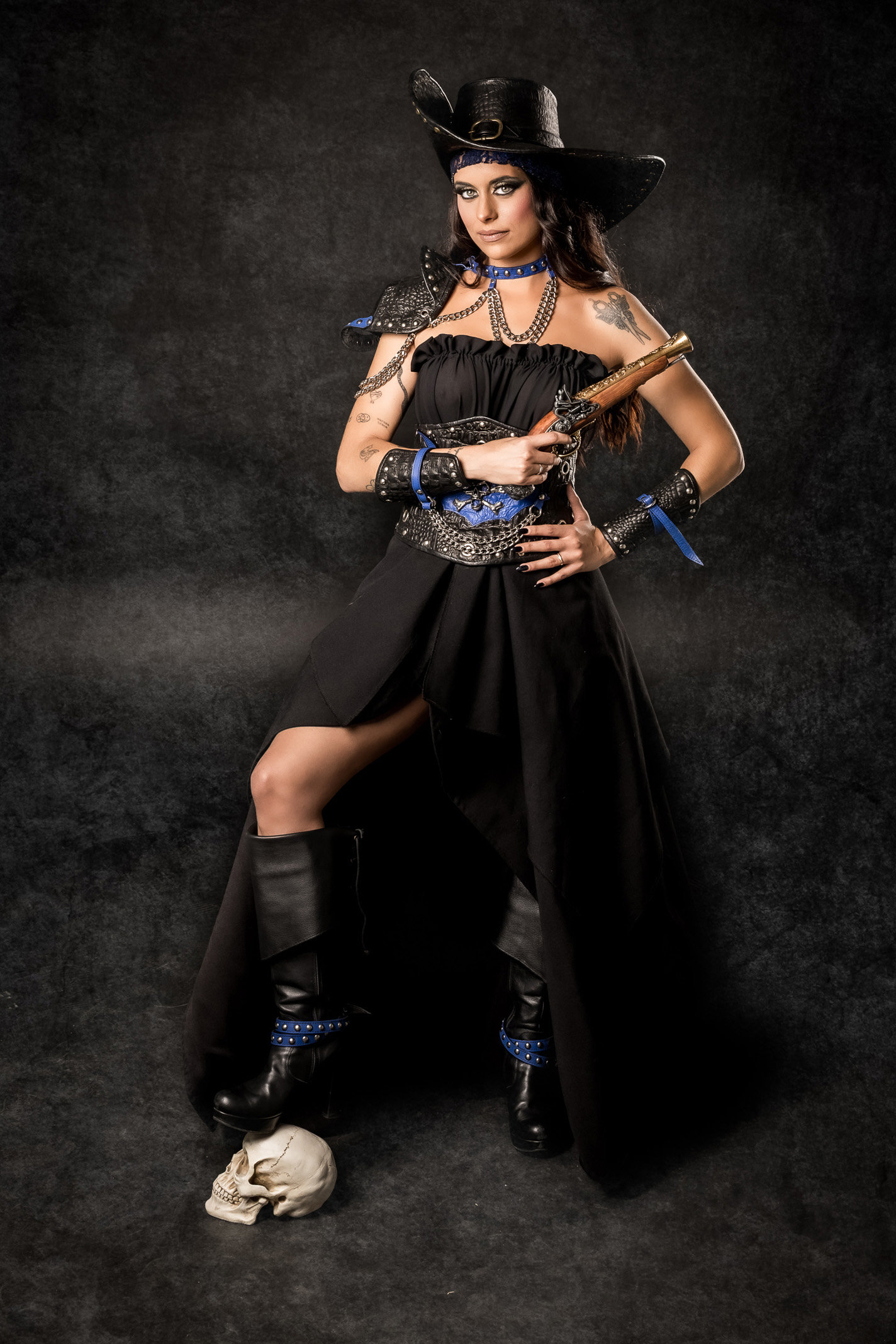 mullroy m | traje de pirata mujer en alquiler para fiestas de moros y cristianos | trajes jolly roger | petrer
