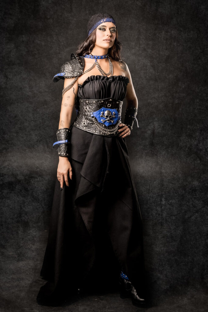 mullroy m | traje de pirata mujer en alquiler para fiestas de moros y cristianos | trajes jolly roger | petrer
