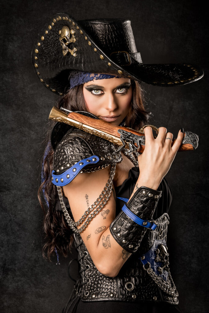 mullroy m | traje de pirata mujer en alquiler para fiestas de moros y cristianos | trajes jolly roger | petrer