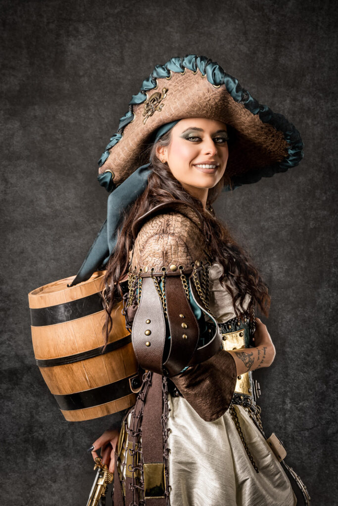 roneras | traje de pirata para mujer en alquiler para fiestas de moros y cristianos | trajes jolly roger | petrer