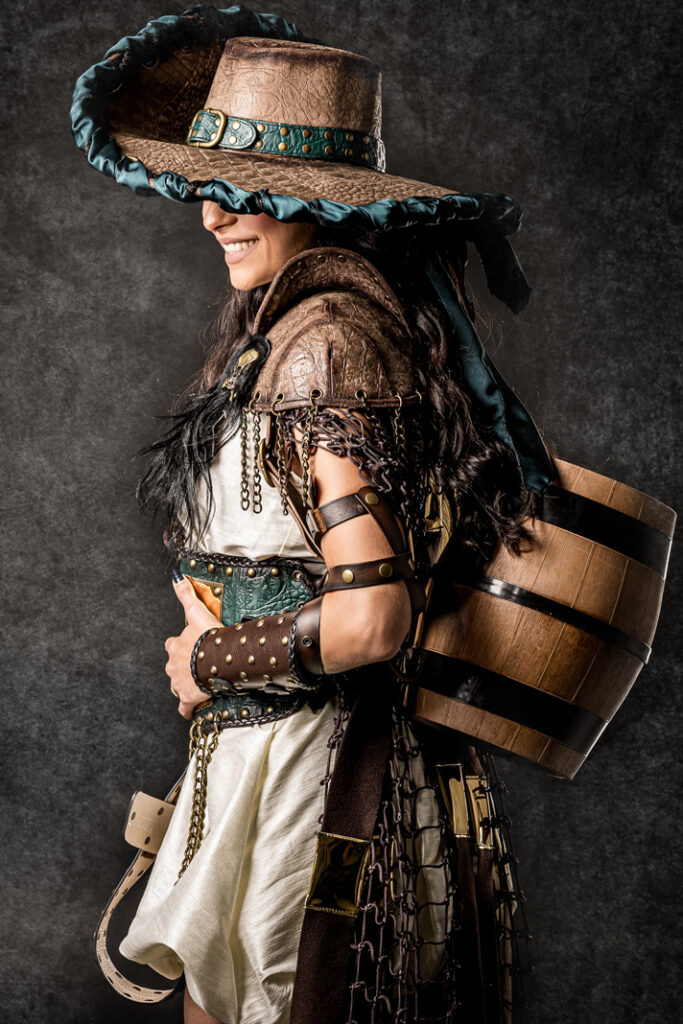 roneras | traje de pirata para mujer en alquiler para fiestas de moros y cristianos | trajes jolly roger | petrer