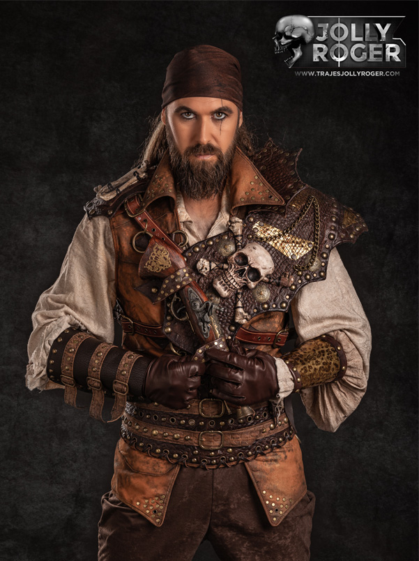 lauren y charles | trajes de pirata para hombre y mujer en alquiler para fiestas de moros y cristianos | trajes para cargos, abanderadas y capitanes | trajes jolly roger | petrer