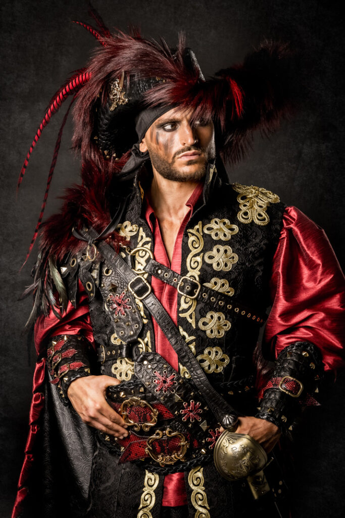 mary read y amaro | trajes de pirata para hombre y mujer en alquiler para fiestas de moros y cristianos | trajes para cargos, abanderadas y capitanes | trajes jolly roger | petrer